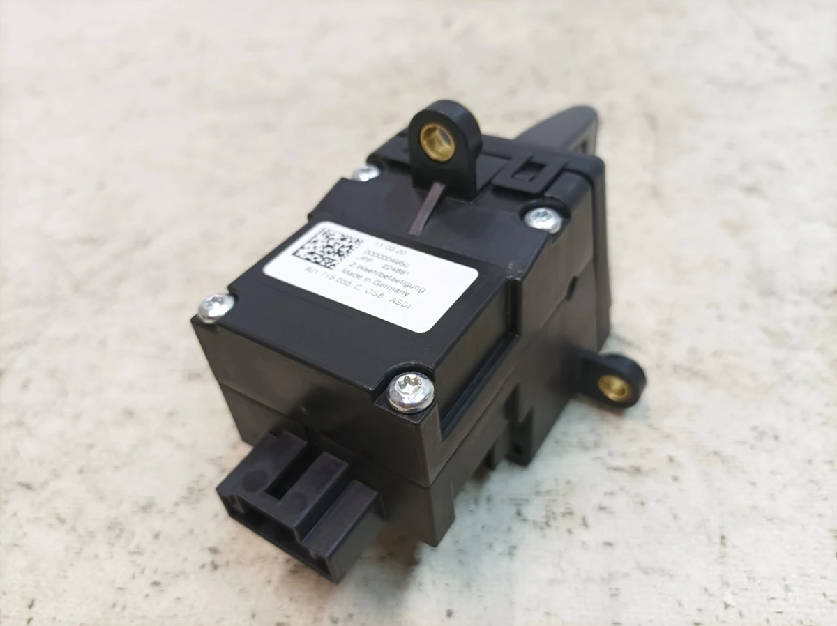 Механізм перемикання передач Porsche Taycan 9J1713033C