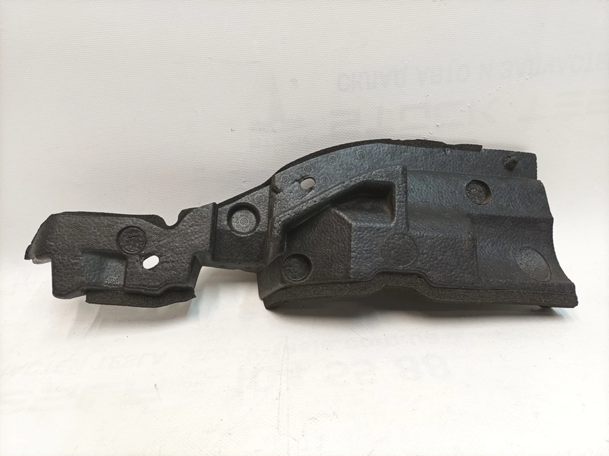 Уплотнитель подрамника заднего левый Porsche Taycan 9J1809875