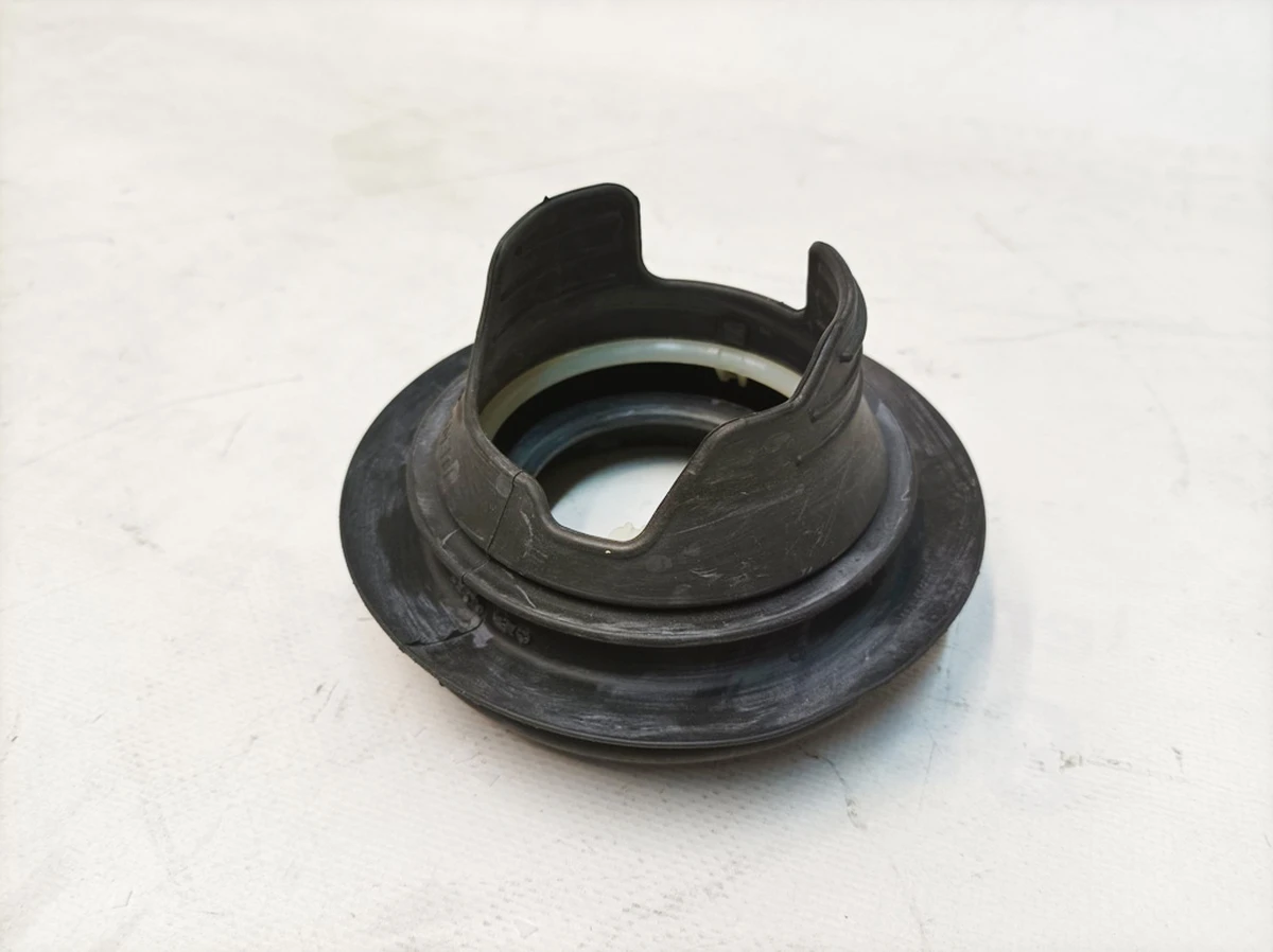 Air conditioner pipe bushing 2390 Porsche Taycan 9J1816126