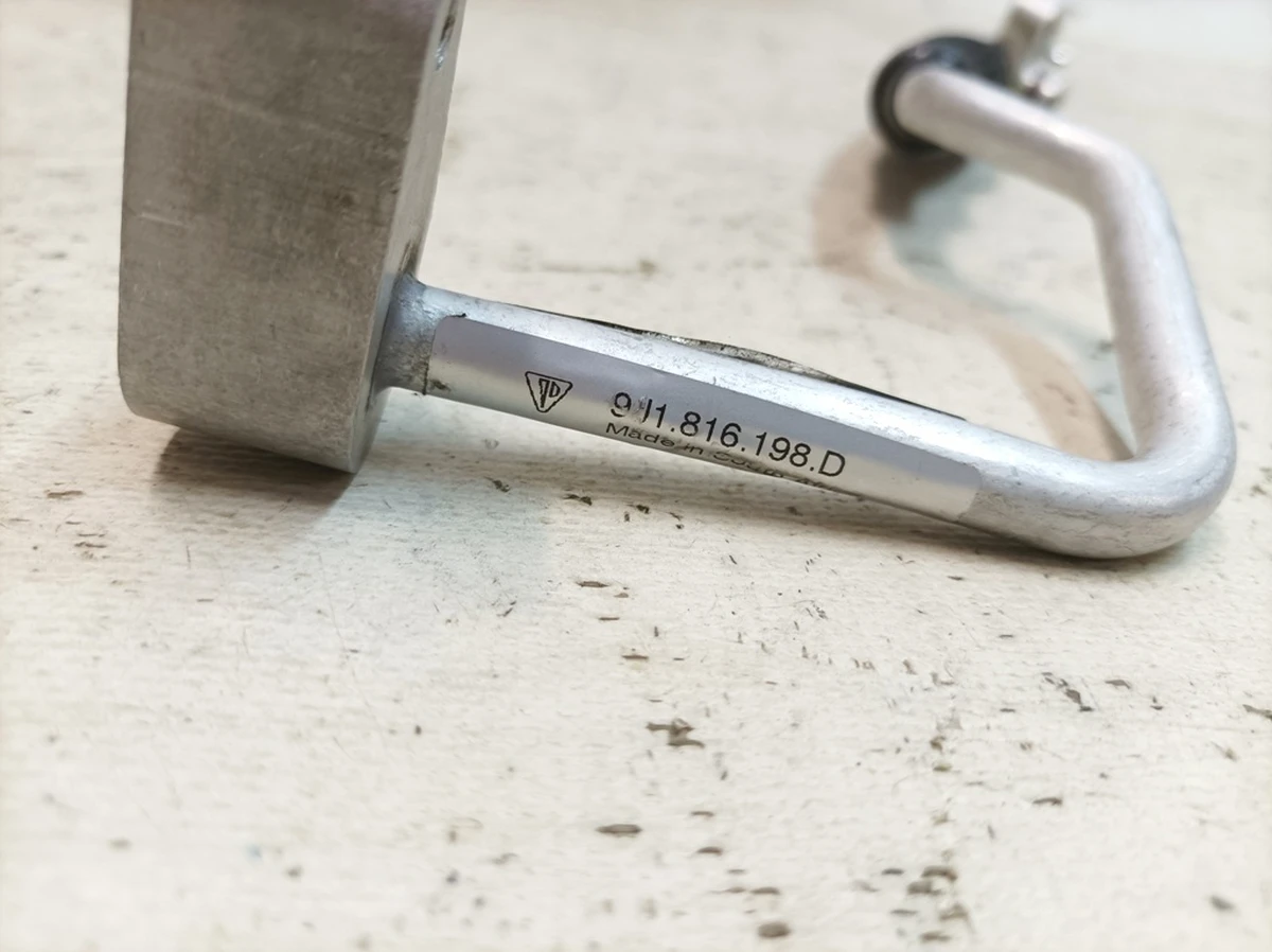 Трубопровод хладагента маслозаборный патрубок Porsche Taycan 9J1816198D