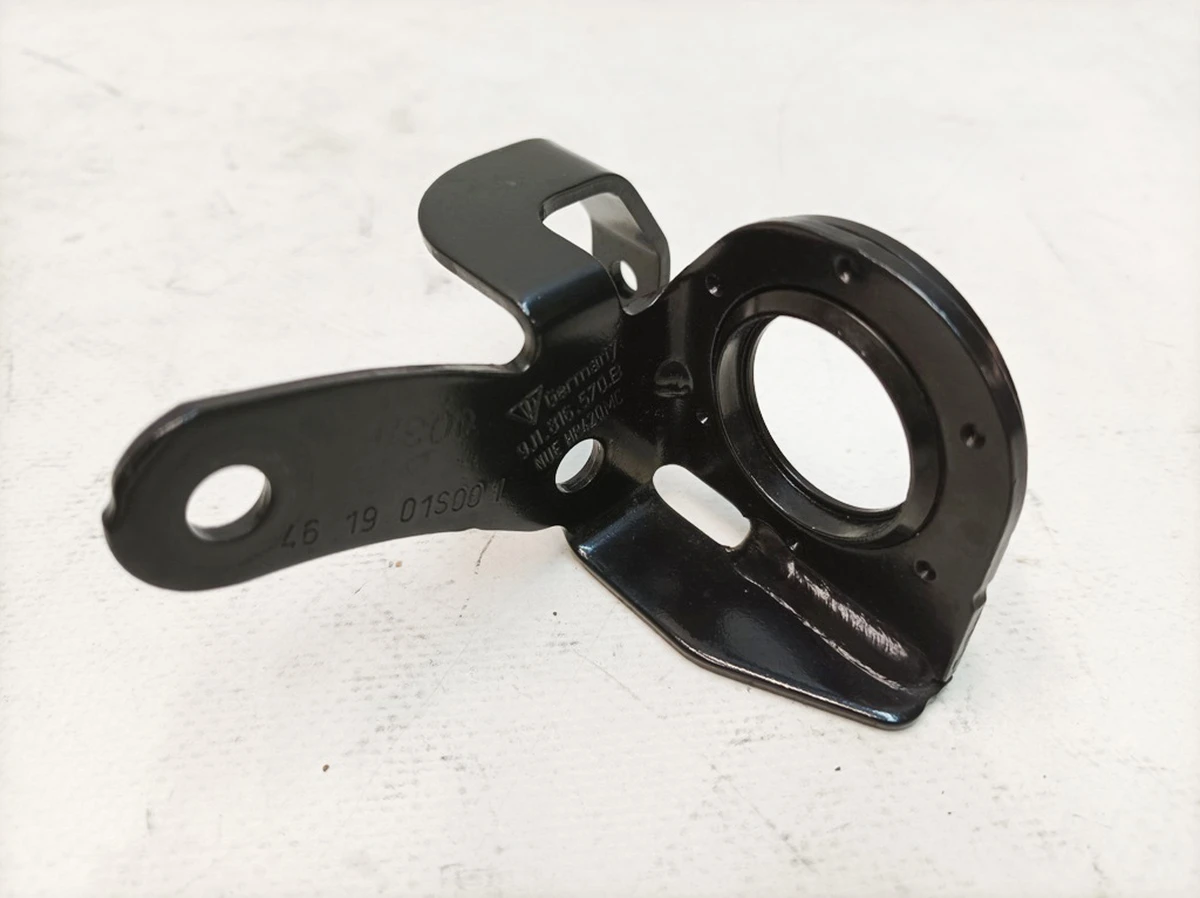 Кронштейн компресора кліматичної установки Porsche Taycan 9J1816570B