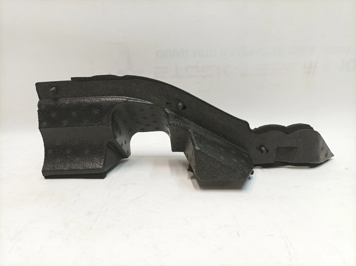 Уплотнитель подрамника заднего левый Porsche Taycan 9J1817667