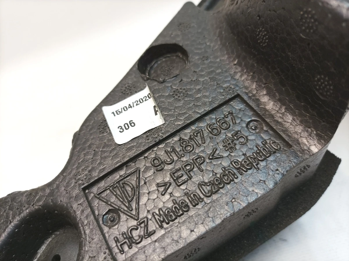 Уплотнитель подрамника заднего левый Porsche Taycan 9J1817667