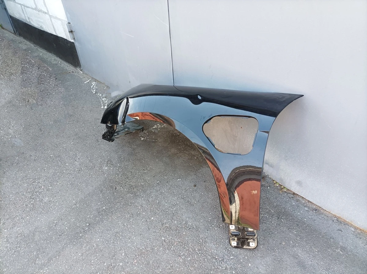 Front left fender with damage Paint code: C9X Porsche Taycan 9J1821101Y