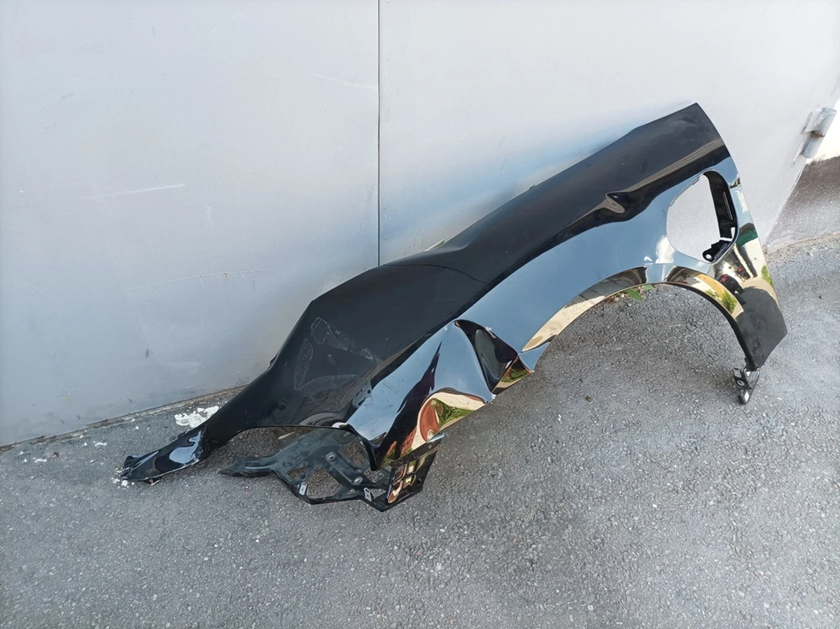 Front left fender with damage Paint code: C9X Porsche Taycan 9J1821101Y