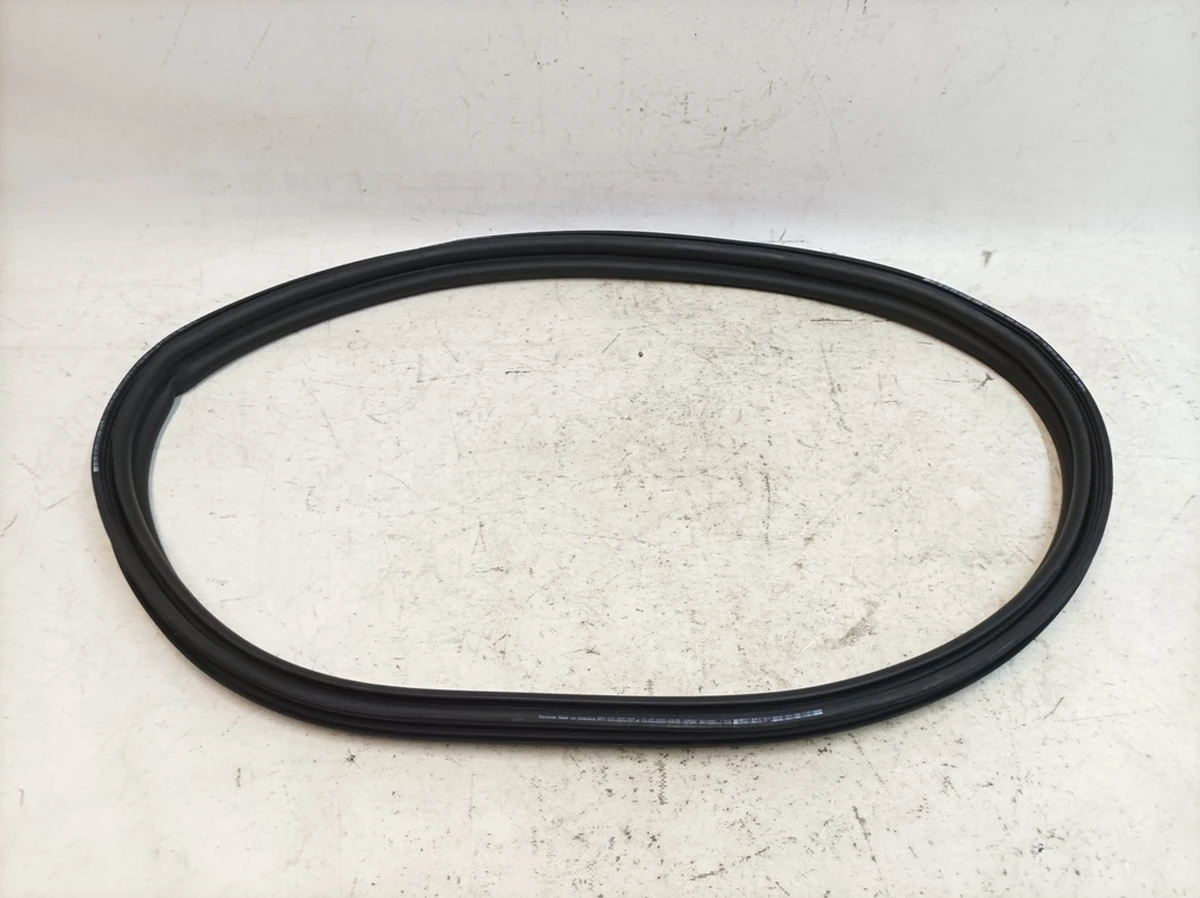 Ущільнювач багажного відсіку переднього Porsche 9J1823727A