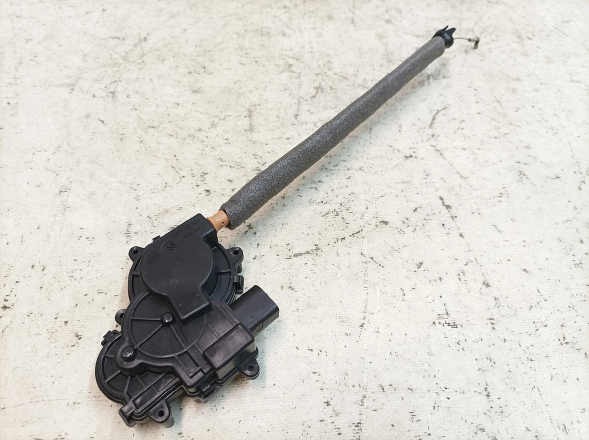 Motor for tailgate closer with cable Porsche Taycan 9J1827888