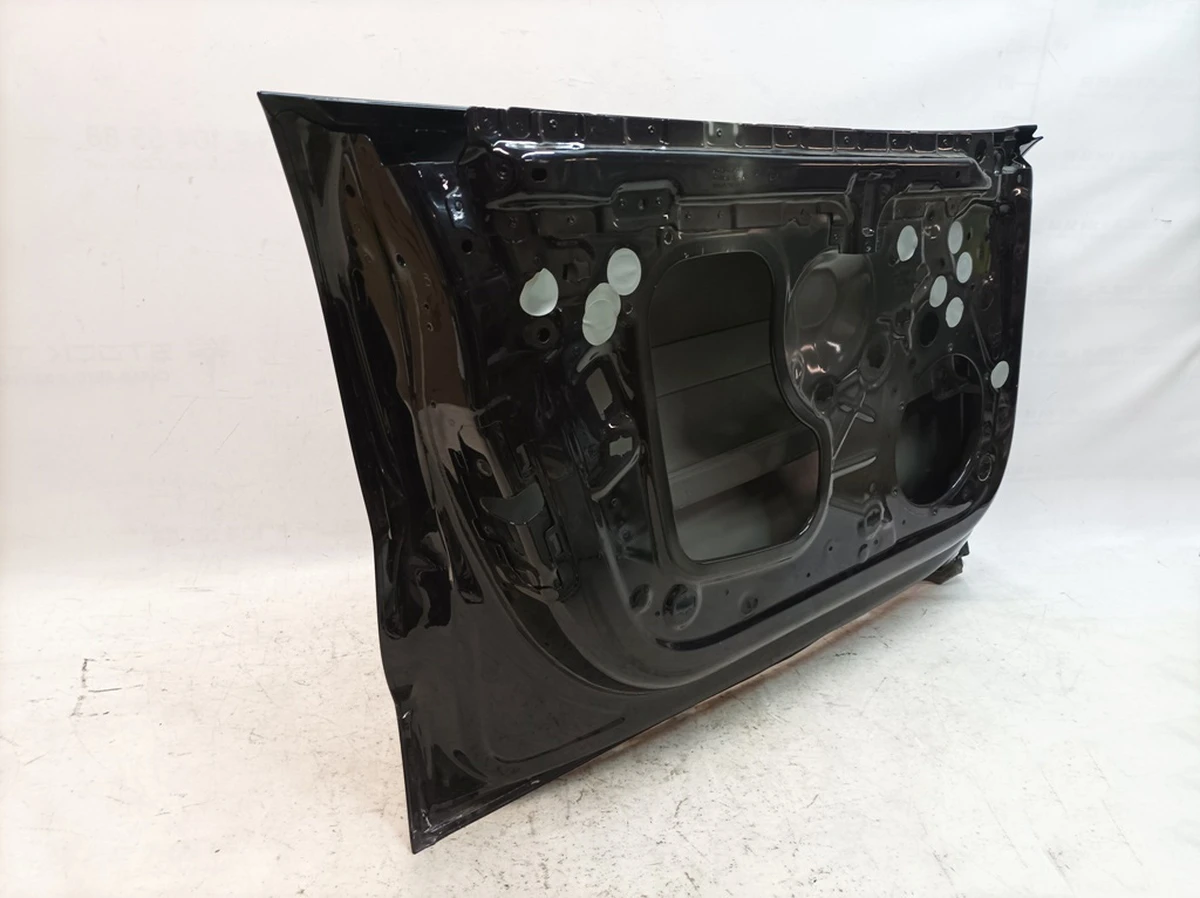 Door front left (metal) with damage Paint code: C9X Porsche Taycan 9J1831193