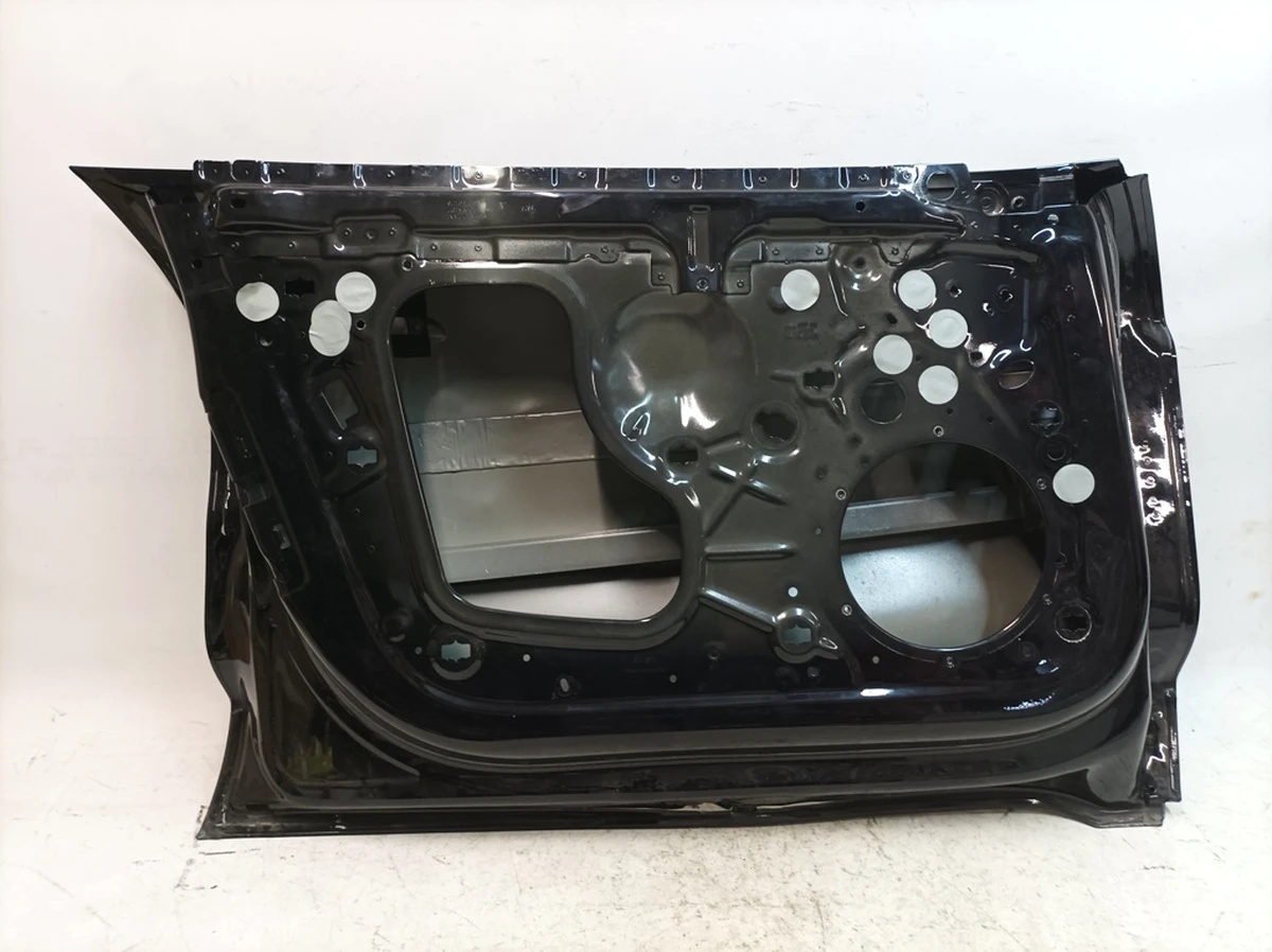 Door front left (metal) with damage Paint code: C9X Porsche Taycan 9J1831193