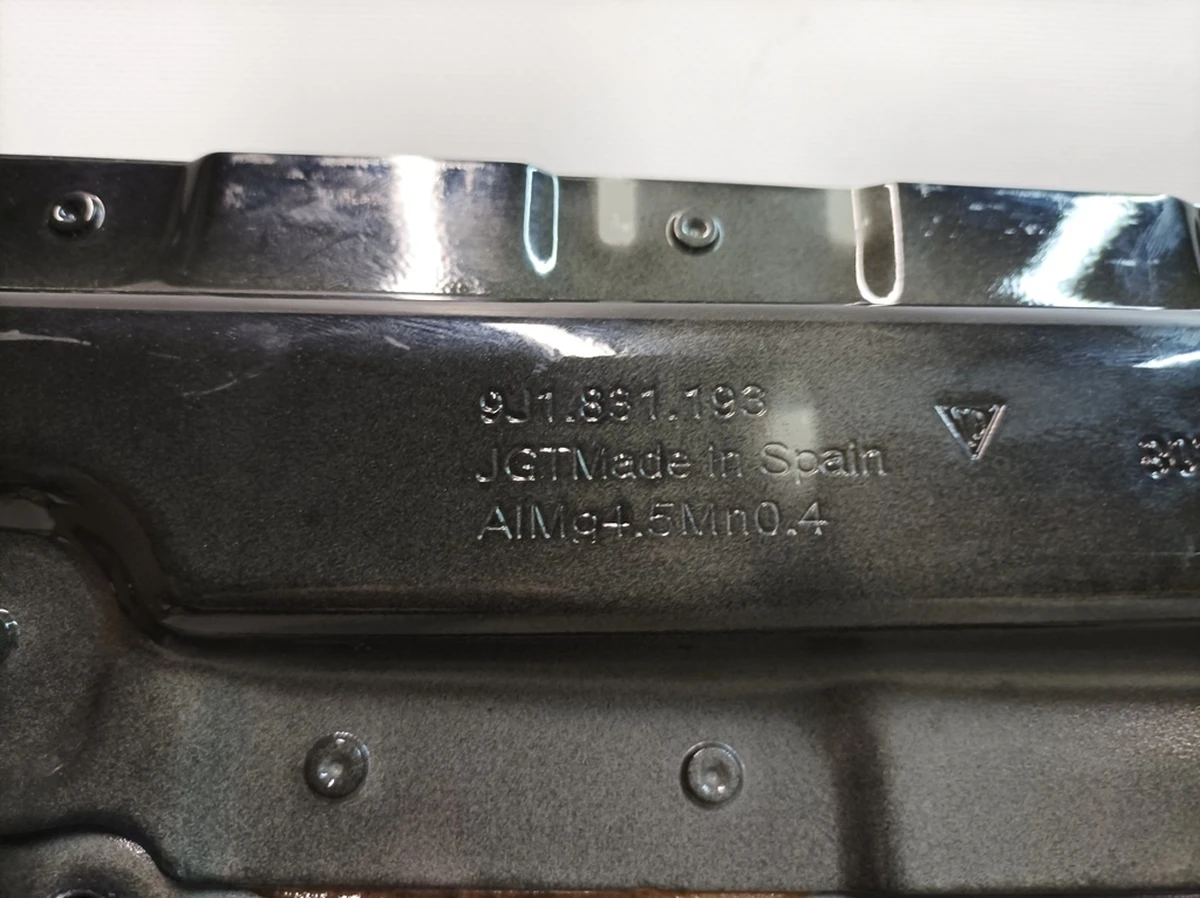 Door front left (metal) with damage Paint code: C9X Porsche Taycan 9J1831193