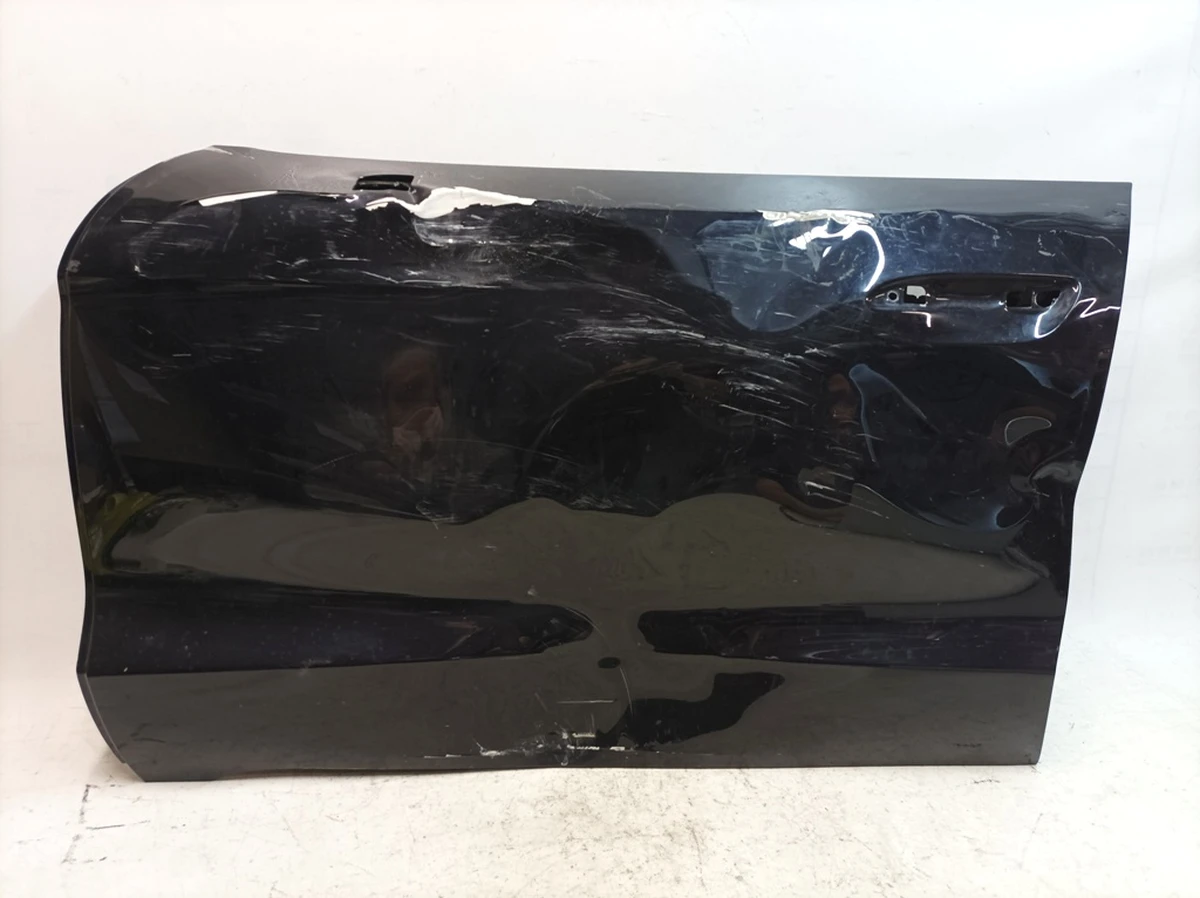 Door front left (metal) with damage Paint code: C9X Porsche Taycan 9J1831193