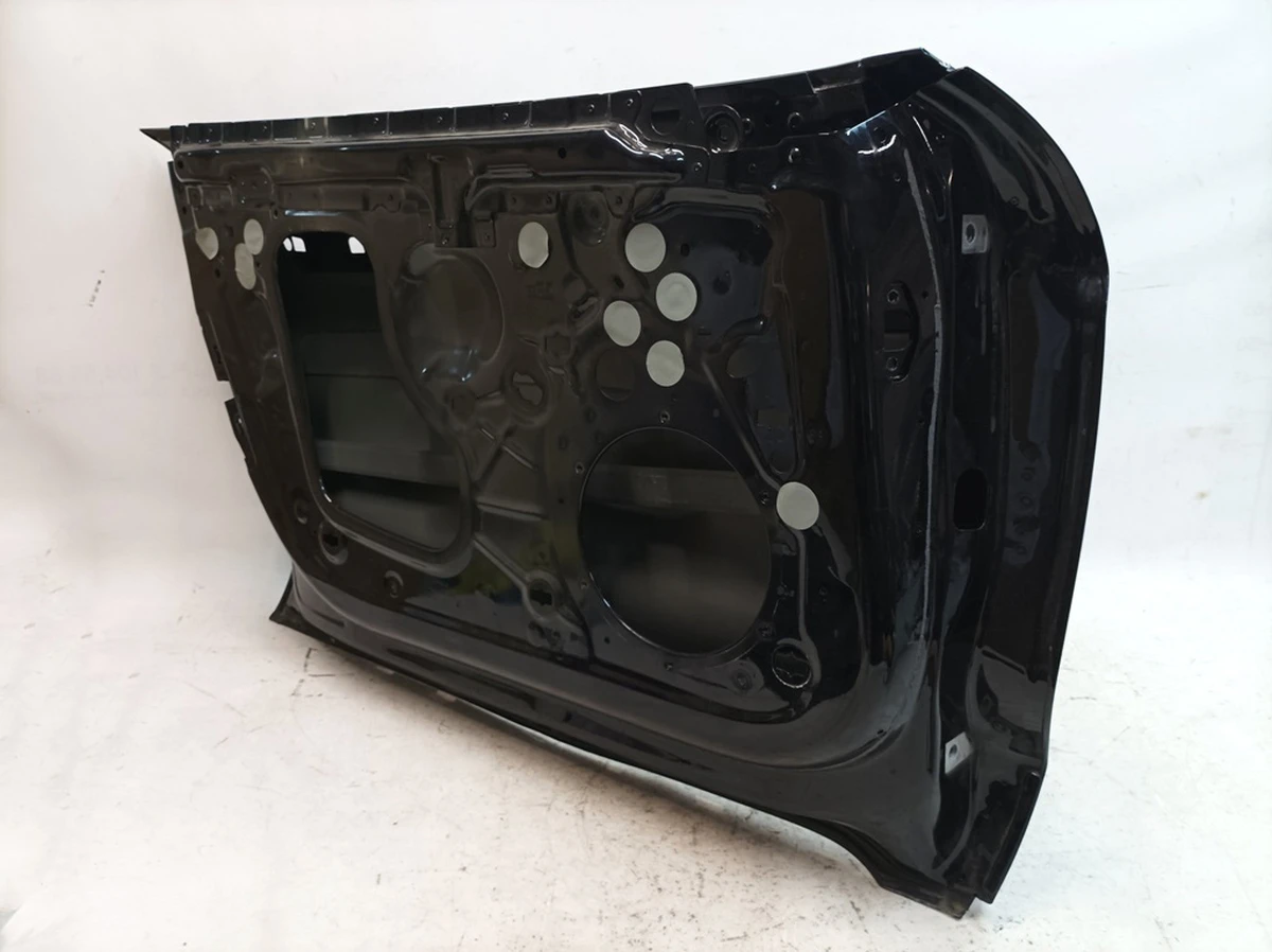 Door front left (metal) with damage Paint code: C9X Porsche Taycan 9J1831193