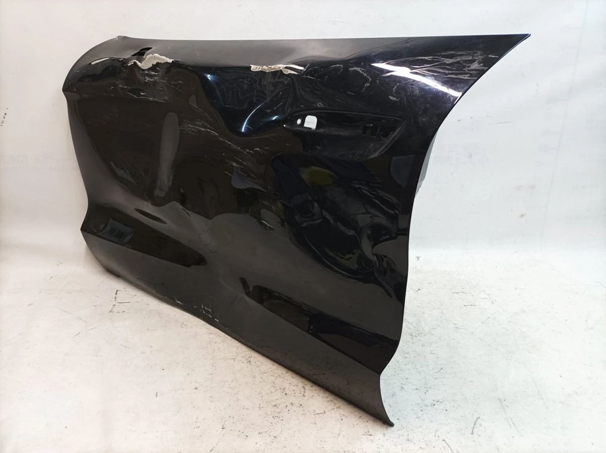 Door front left (metal) with damage Paint code: C9X Porsche Taycan 9J1831193