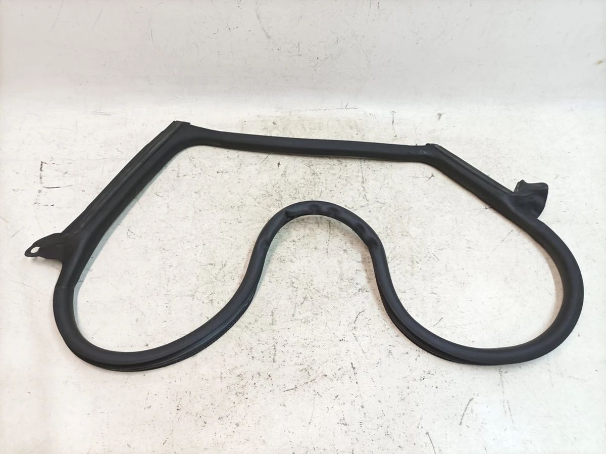 Ущільнювач внутрішні двері задньої лівої Porsche Taycan 9J1833721AL