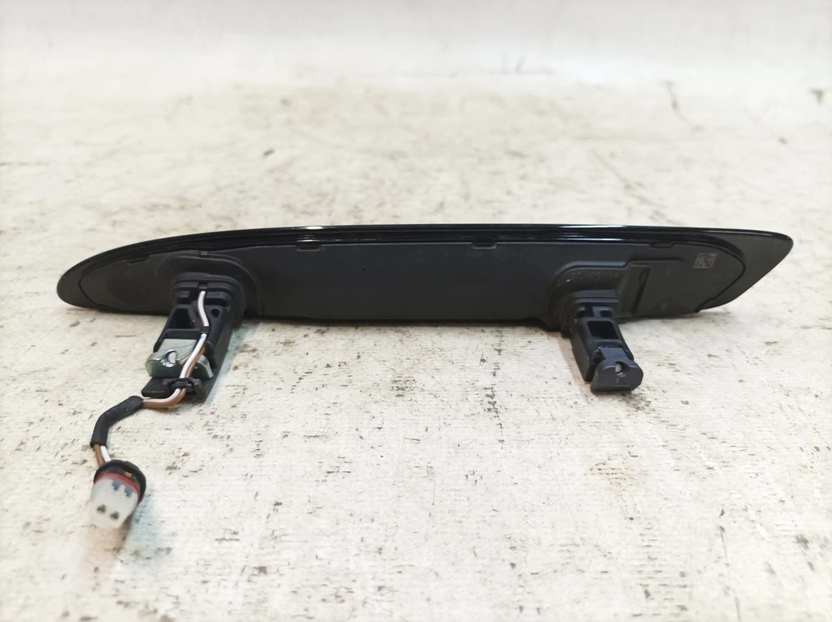 Front right outer door handle Paint code: C9X Porsche Taycan 9J1837206
