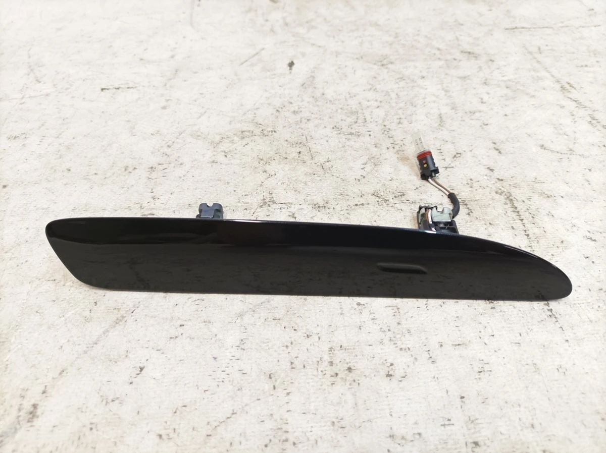 Front right outer door handle Paint code: C9X Porsche Taycan 9J1837206