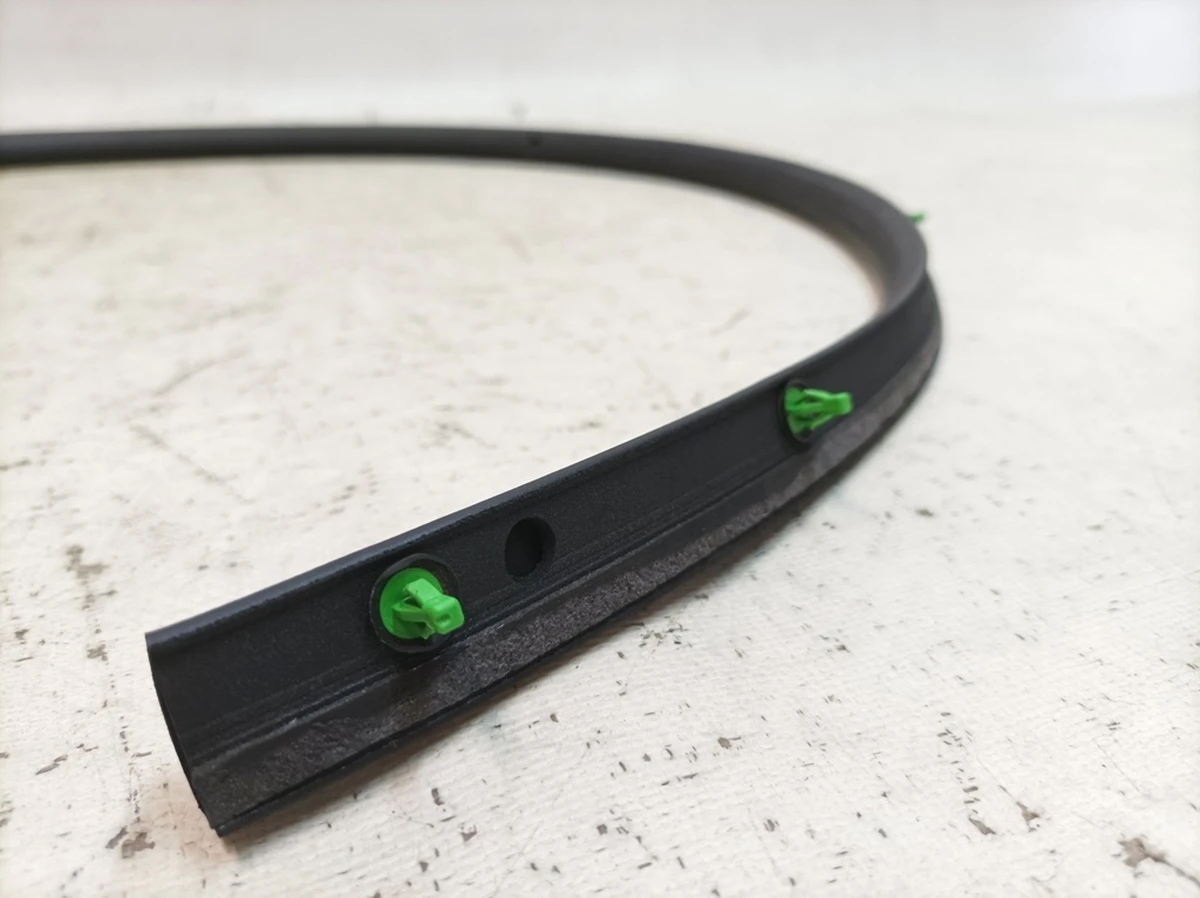 Front right outer door seal (self-adhesive) Porsche Taycan 9J1837912