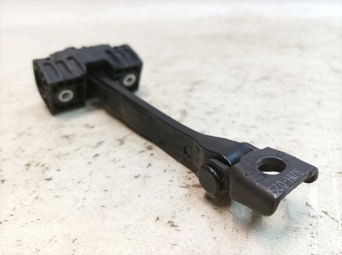 Обмежувач відчинення дверей задньої лівої правої Porsche Taycan 9J1839179