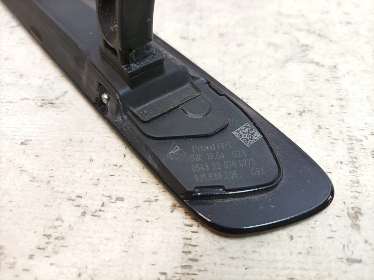 Ручка двери задней правой наружная Код краски: C9X Porsche Taycan 9J1839206