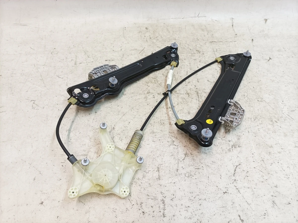 Склопідйомник без електродвигуна двері задньої правої Porsche Taycan 9J1839462