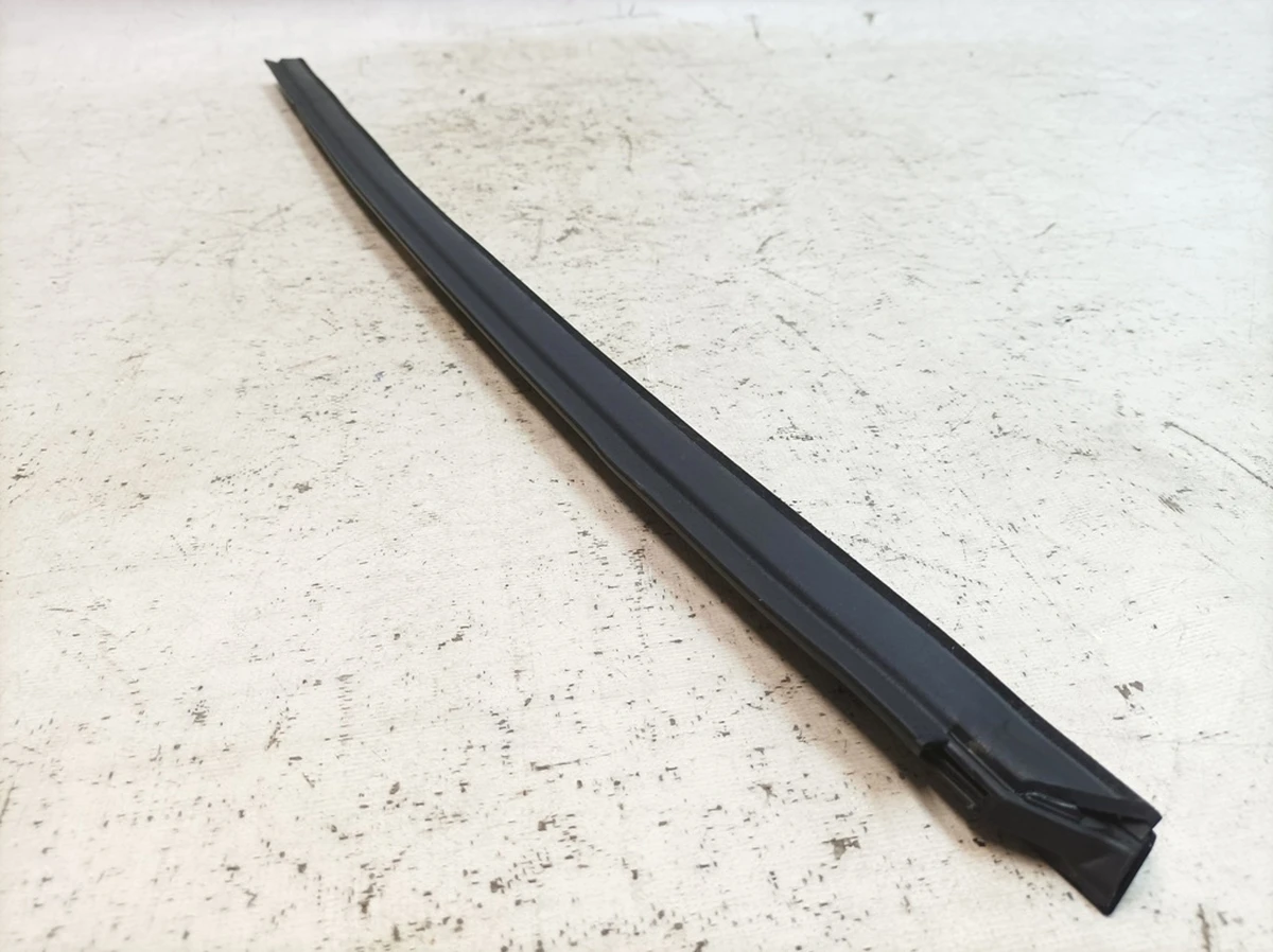 Rear right outer door molding BLACK 041 Porsche Taycan 9J1839476E