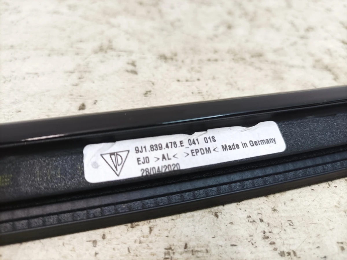 Rear right outer door molding BLACK 041 Porsche Taycan 9J1839476E