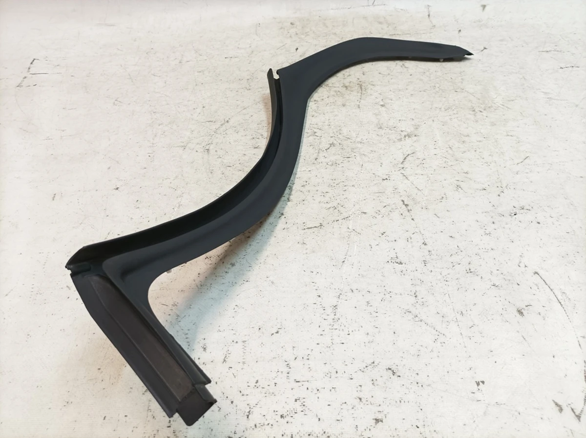 Rear left door seal (C-pillar) Porsche Taycan 9J1839775A