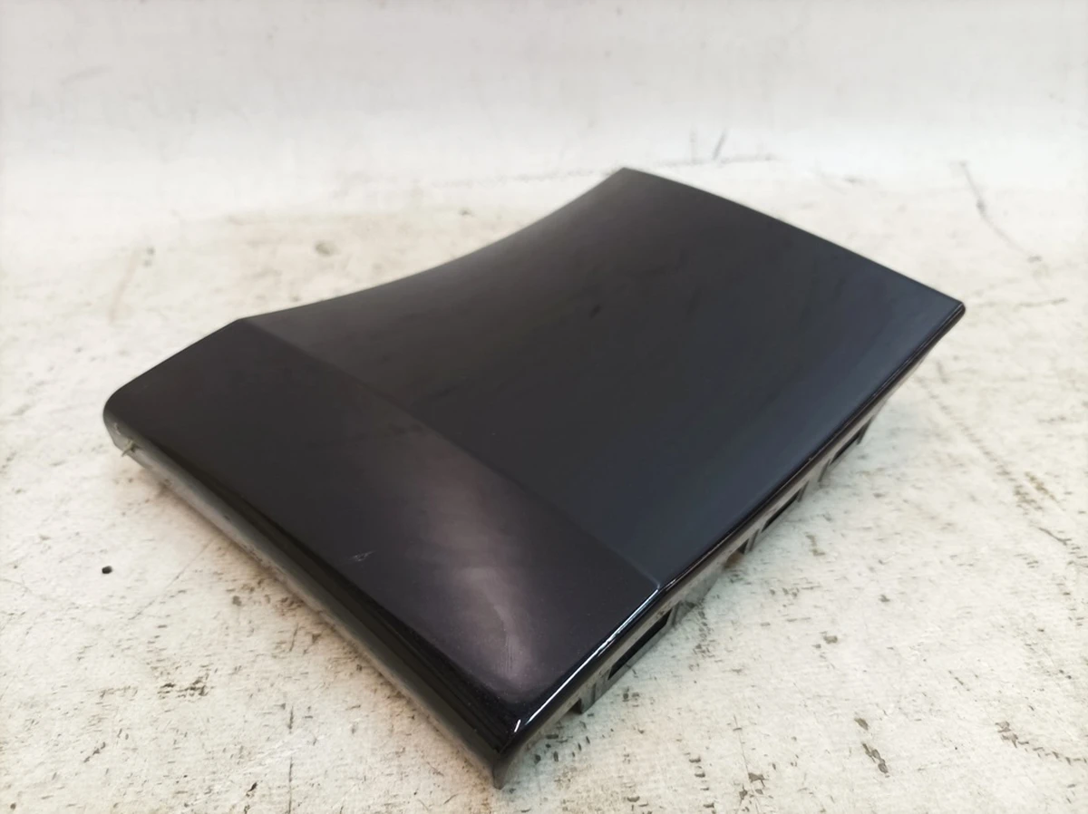 Front right fender trim Paint code: C9X (protective film) Porsche Taycan 9J1854522