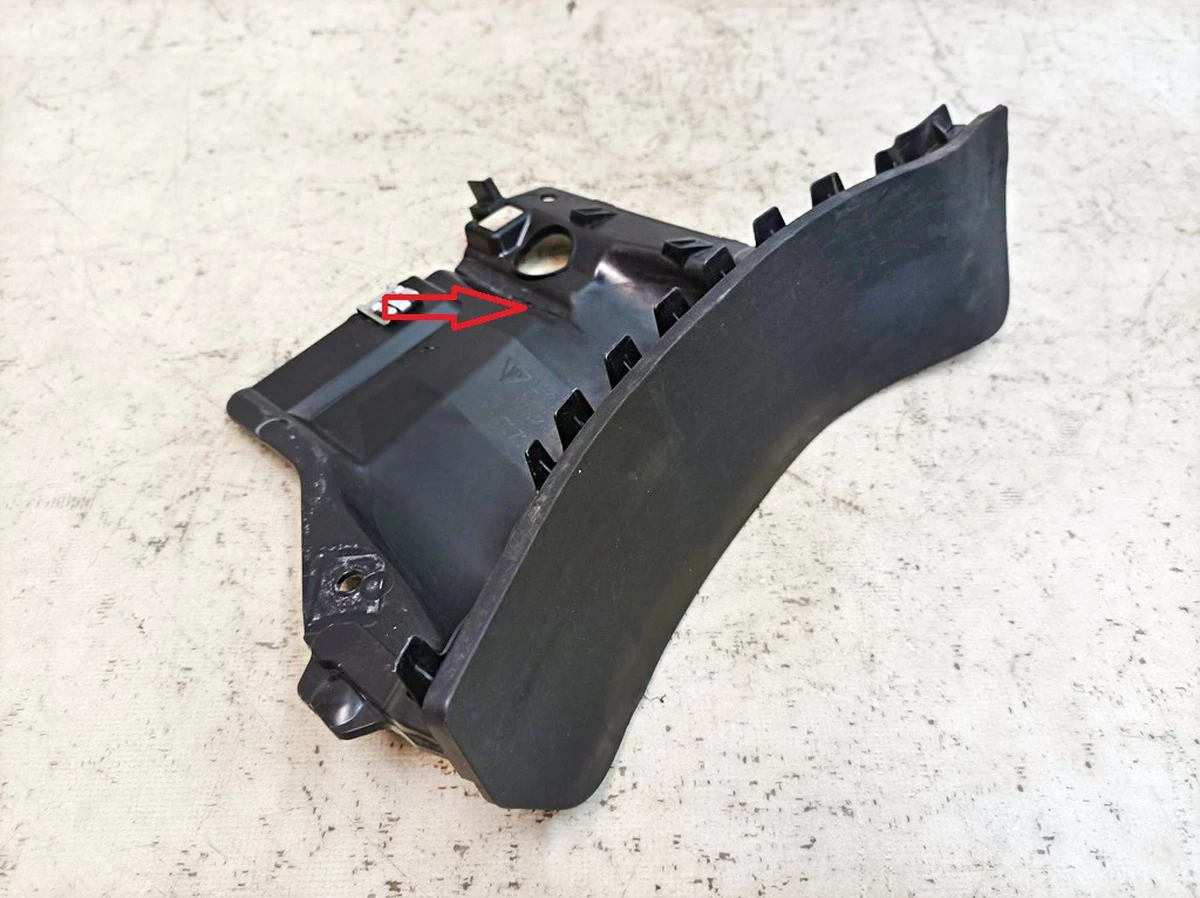 Wheel arch extension (mudguard) right with damage Porsche Taycan 9J1854828A