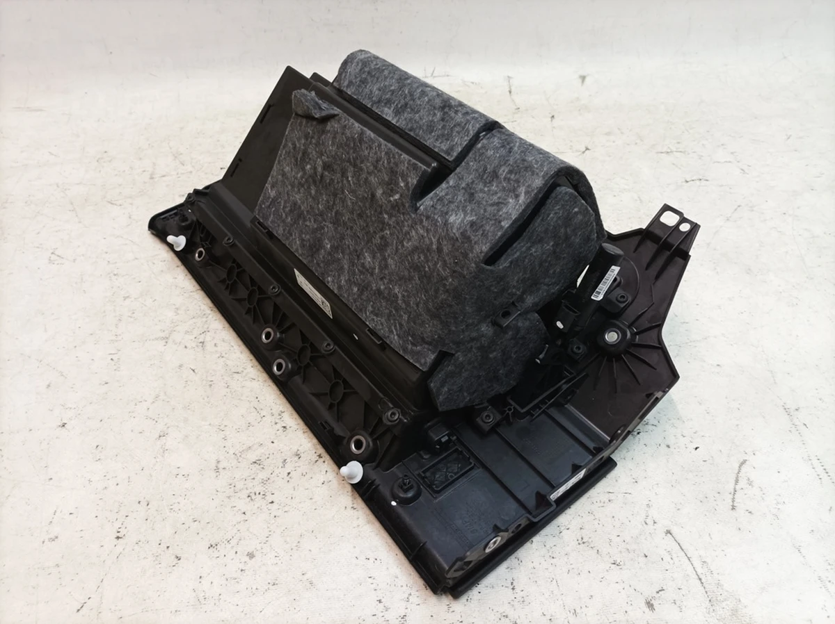 Ящик речовий A11 Шкіра Porsche Taycan 9J1857095H