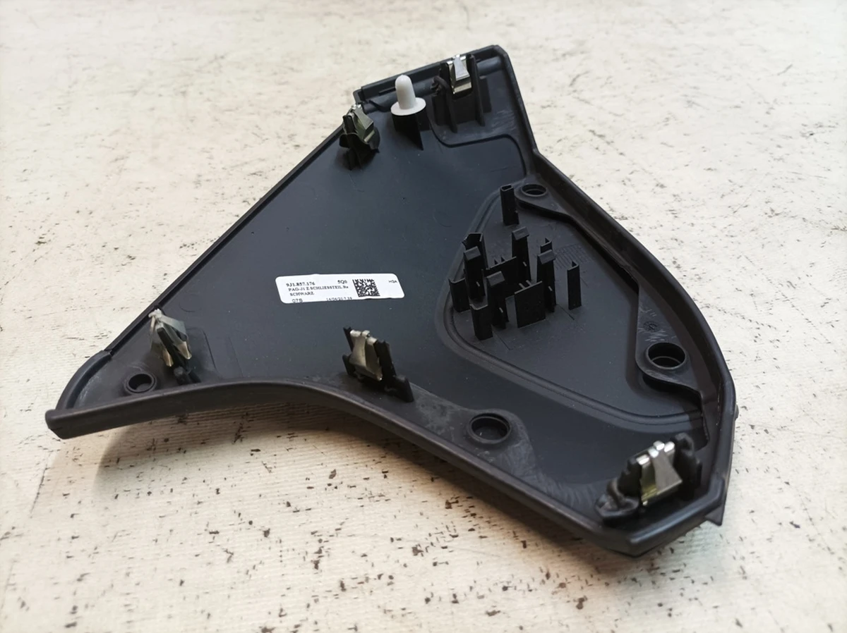 Front panel side closing trim, right 5Q0 Porsche Taycan 9J1857176