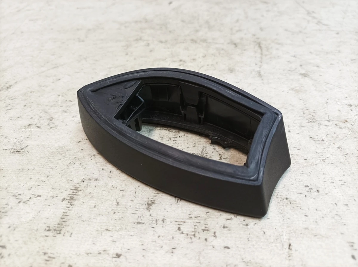 Lower left outer base mirror mounting trim Porsche Taycan 9J1857577