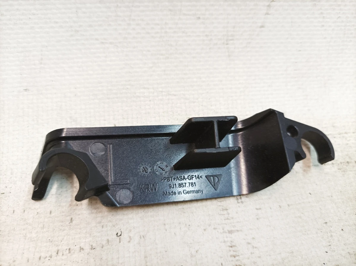 Направляюча стрічка ременя безпеки ліва Porsche Taycan 9J1857781