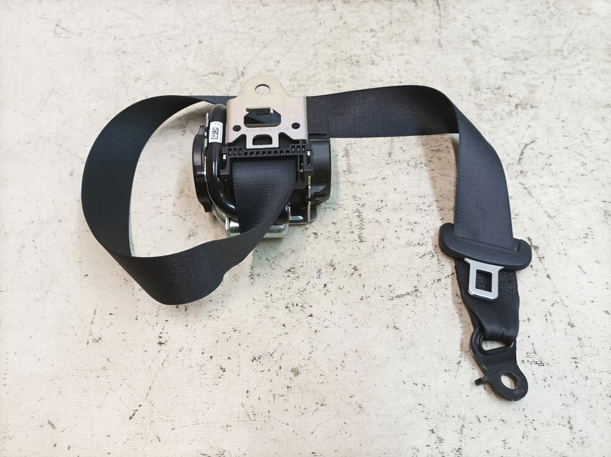 Ремень безопасности второго ряда трёхточечный правый с повреждением Porsche Taycan 9J1857806B