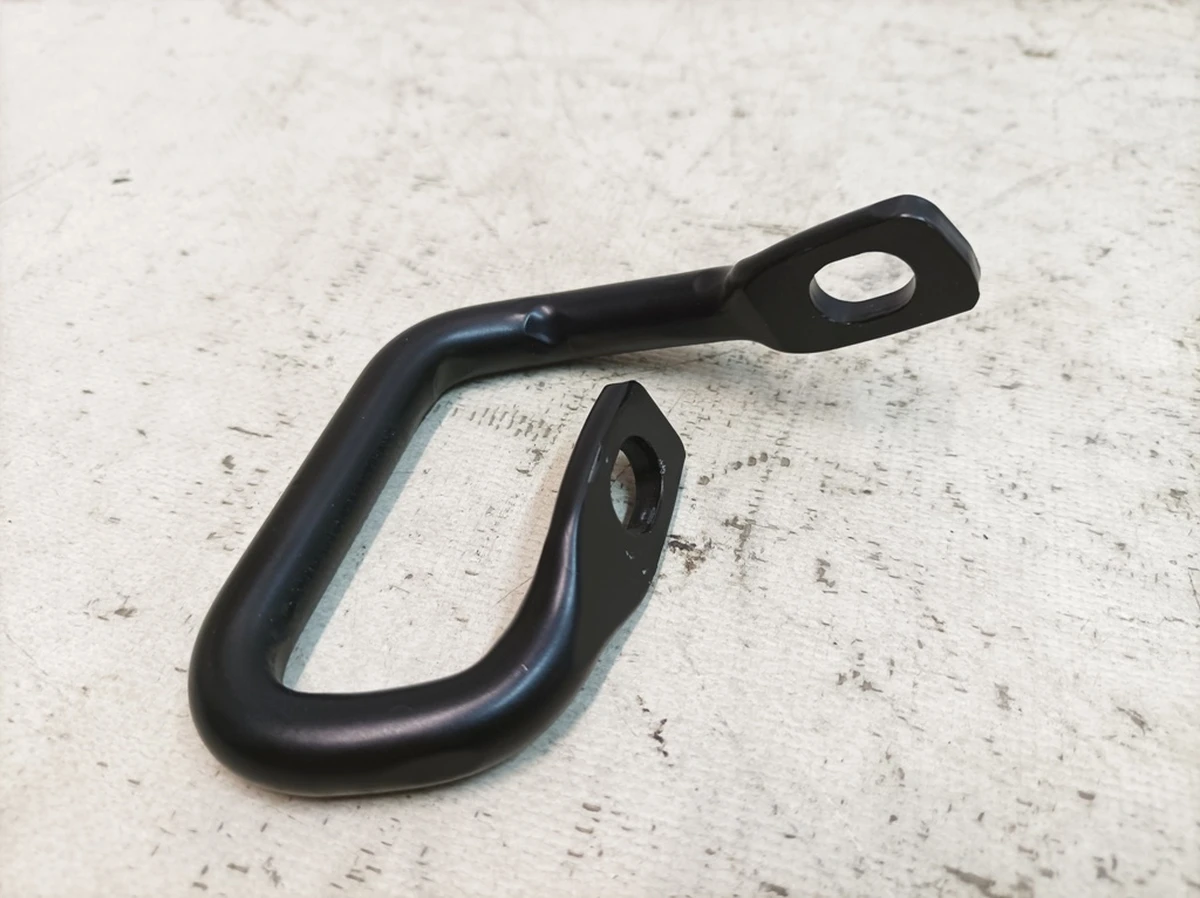 Кутник спрямовуючий ременя безпеки правий Porsche Taycan 9J1858814