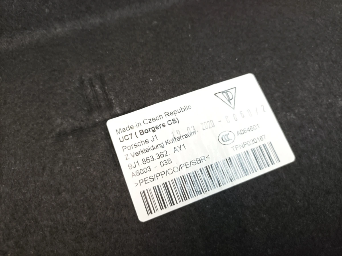 Front luggage compartment trim (front) Porsche Taycan 9J1863362