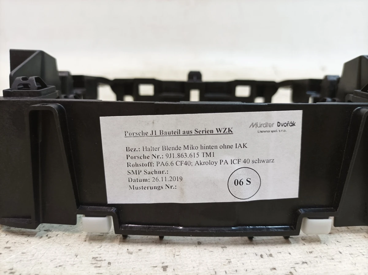 Кронштейн накладки задней центральной консоли Porsche Taycan 9J1863615