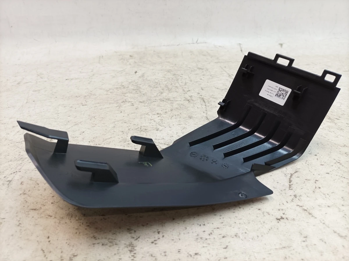 Накладка центральної консолі права верхня 5Q0 Porsche Taycan 9J1864300