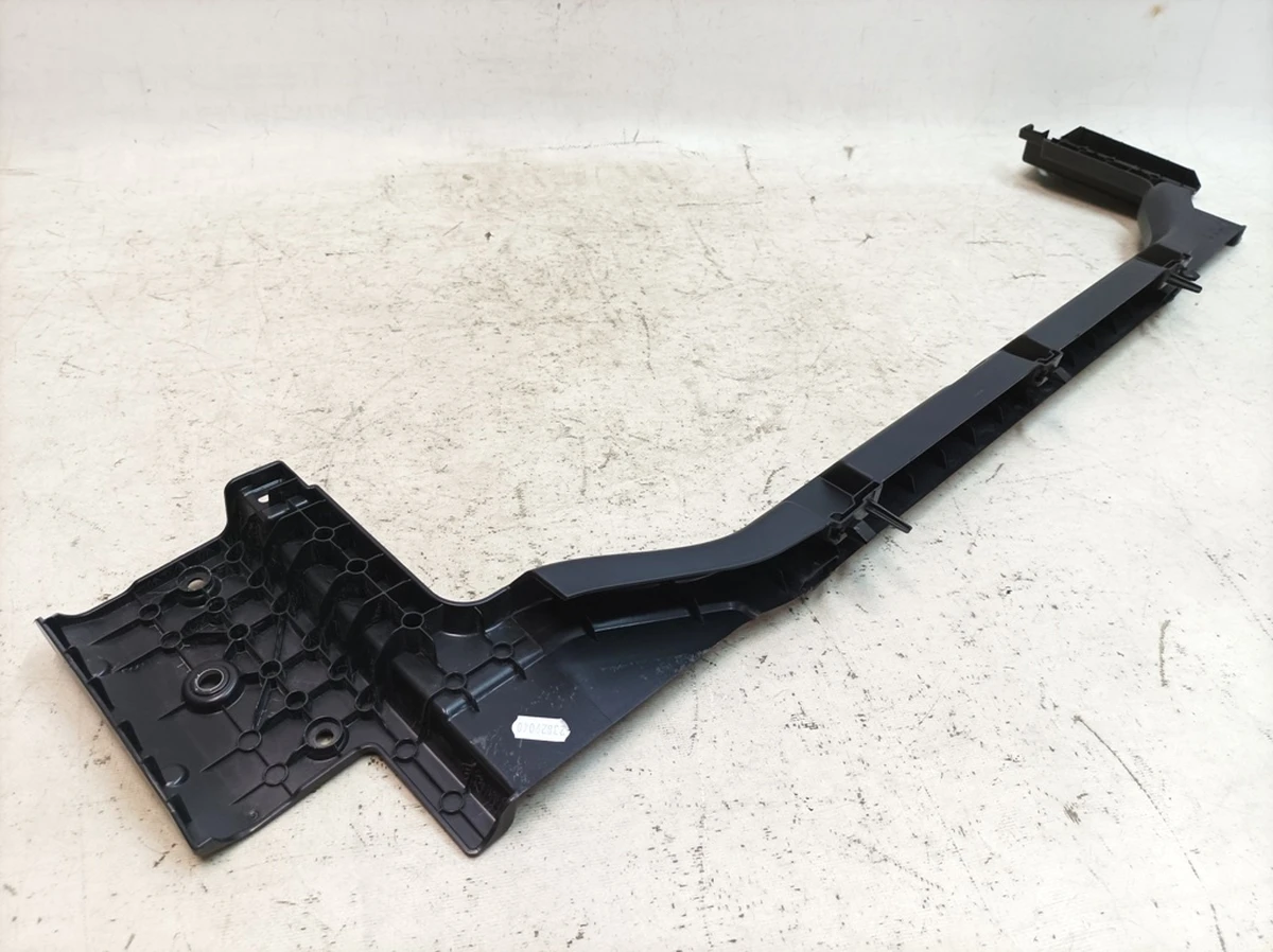 Планка крепёжная передняя багажного отсека Porsche Taycan 9J1864599A