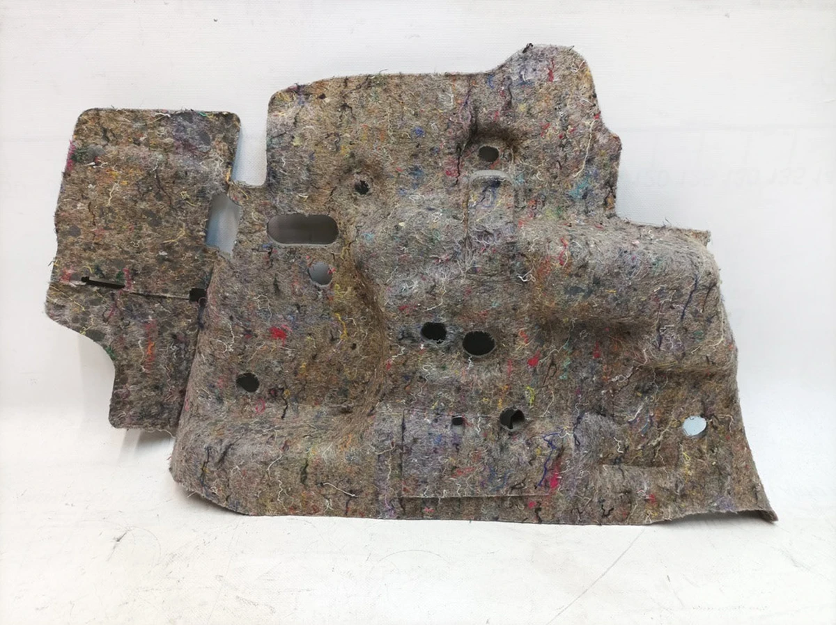 Шумоізоляція колісної арки ліва Porsche Taycan 9J1864785