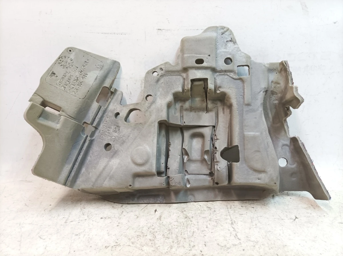 Шумоизоляция колёсной арки правая Porsche Taycan 9J1864786