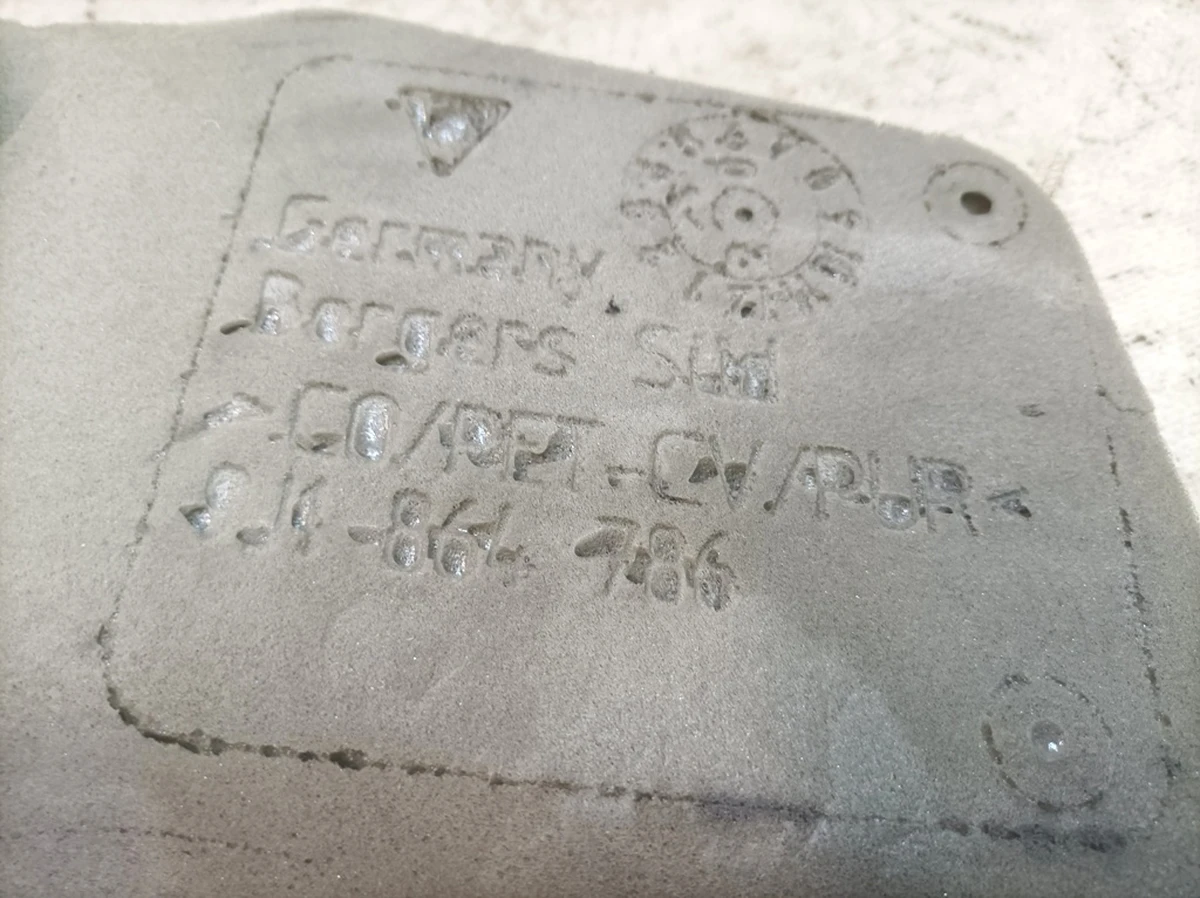 Шумоизоляция колёсной арки правая Porsche Taycan 9J1864786