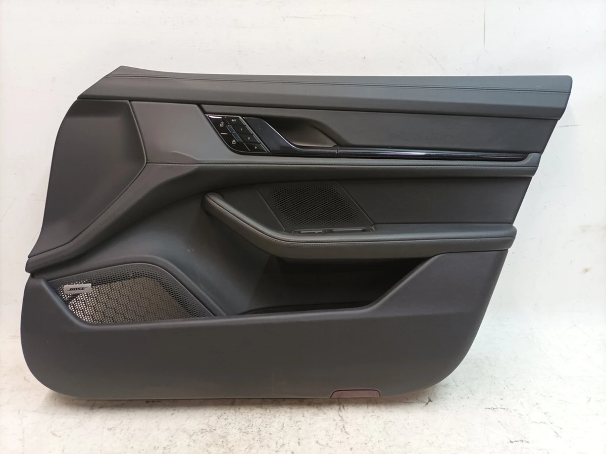 Door card front right A11 leather assembly Porsche Taycan 9J1867012A