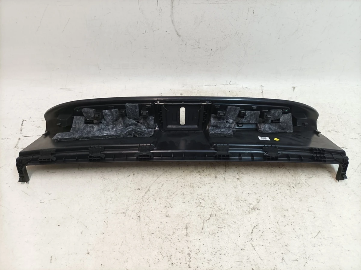 Облицювання задньої панелі накладки під нержавіючу сталь 1E0 Black Porsche Taycan 9J1867707J