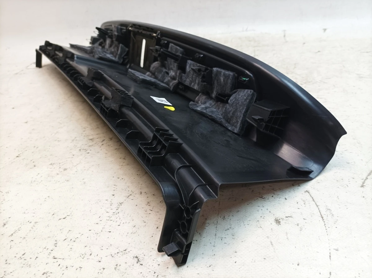 Облицювання задньої панелі накладки під нержавіючу сталь 1E0 Black Porsche Taycan 9J1867707J