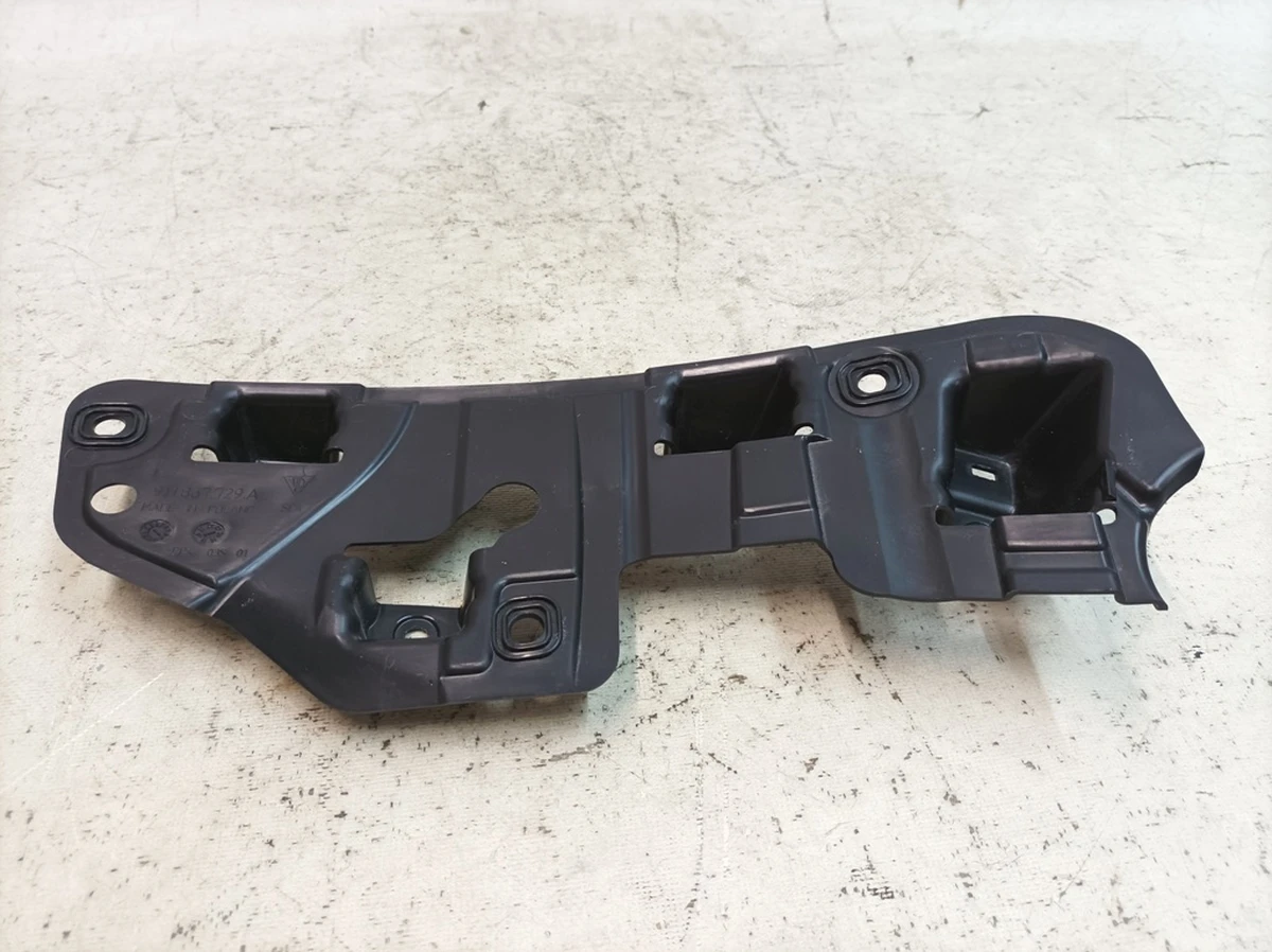 Кронштейн внутренней облицовки порога задний левый Porsche Taycan 9J1867729A