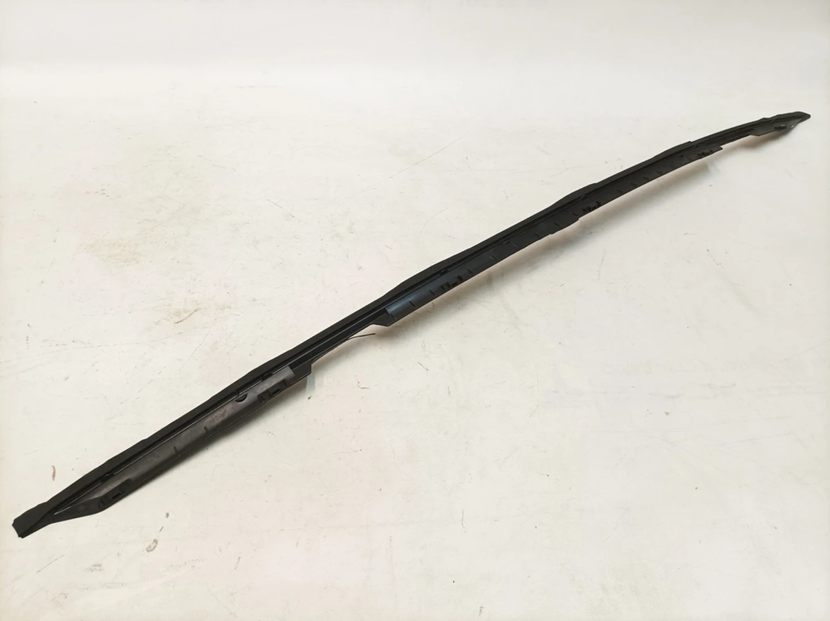 Кріплення панорамного даху праве Porsche Taycan 9J1877069