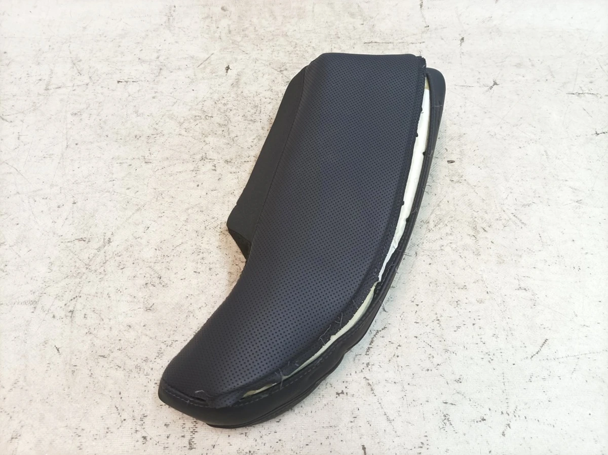 Боковой компонент спинки сиденья второго ряда без подушки безопасности левый кожаная обивка 8YR с повреждением Porsche Taycan 9J1885177B