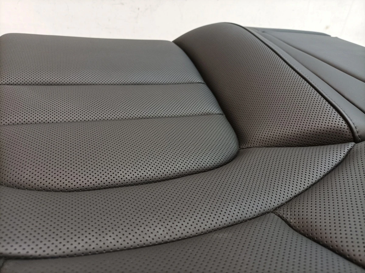 Спинка сидіння другого ряду ліва з підлокітником шкіра 8YR у зборі Porsche Taycan 9J1885805H