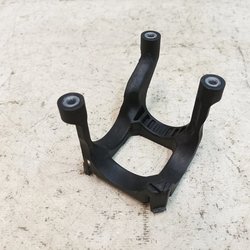 Кронштейн запірного клапана системи охолодження Porsche Taycan 9J1906029A